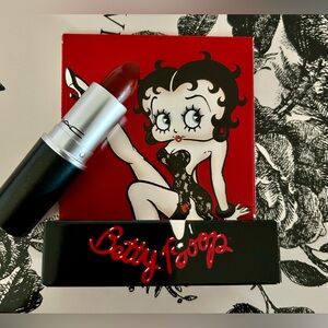 MAC ***Limited Edition*** NEW Betty Boop lipstick💄